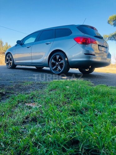 Opel Astra 2011, 390,000 km - 1.3 l - Masallı