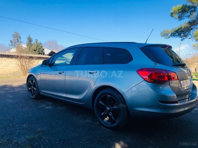 Opel Astra 2011, 390,000 km - 1.3 l - Masallı