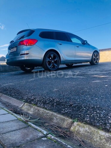 Opel Astra 2011, 390,000 km - 1.3 l - Masallı