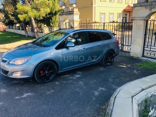 Opel Astra 2011, 390,000 km - 1.3 l - Masallı
