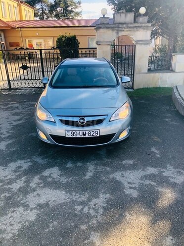 Opel Astra 2011, 390,000 km - 1.3 l - Masallı