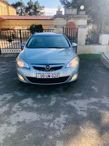Opel Astra 2011, 390,000 km - 1.3 l - Masallı