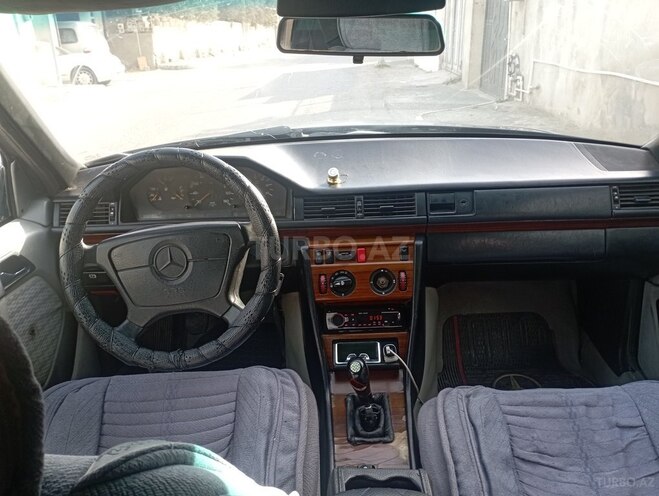 Mercedes E 250 1993, 200,000 km - 2.5 l - Xırdalan