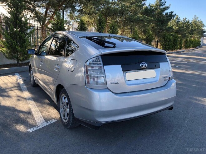 Toyota Prius 2006, 278,000 km - 1.5 л - Quba