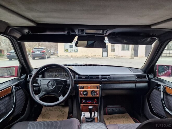 Mercedes E 250 1992, 232,632 km - 2.5 l - Bakı