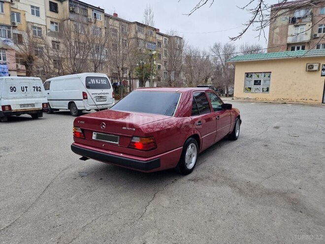 Mercedes E 250 1992, 232,632 km - 2.5 l - Bakı