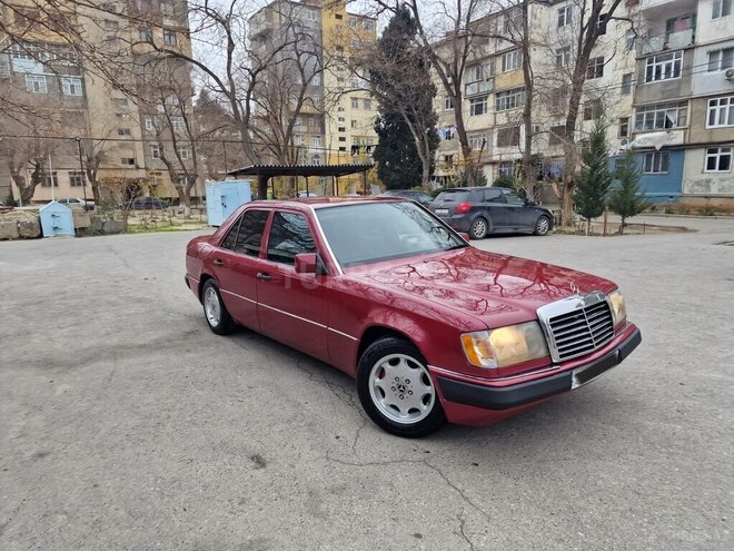 Mercedes E 250 1992, 232,632 km - 2.5 l - Bakı