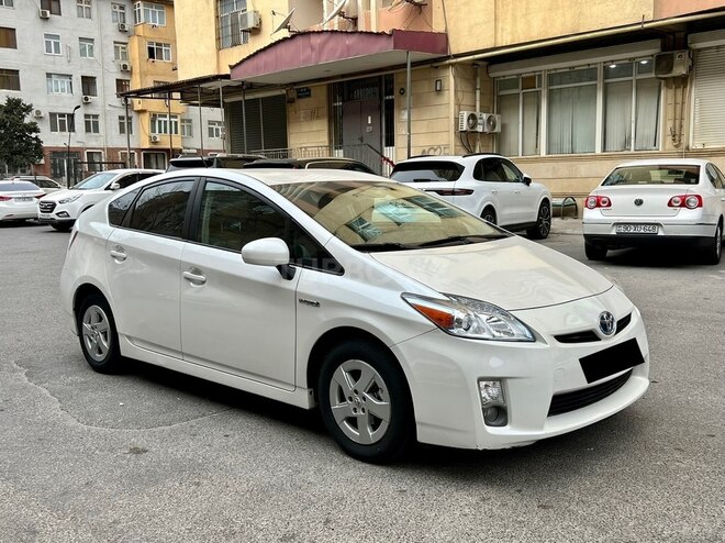 Toyota Prius 2011, 130,000 km - 1.8 l - Bakı