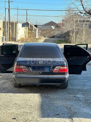 Mercedes E 220 2000, 350,000 km - 2.2 l - Bakı