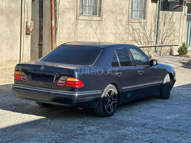 Mercedes E 220 2000, 350,000 km - 2.2 l - Bakı
