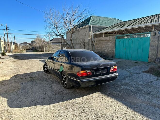 Mercedes E 220 2000, 350,000 km - 2.2 l - Bakı