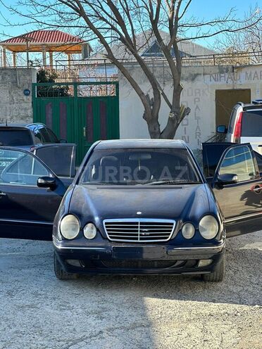 Mercedes E 220 2000, 350,000 km - 2.2 l - Bakı