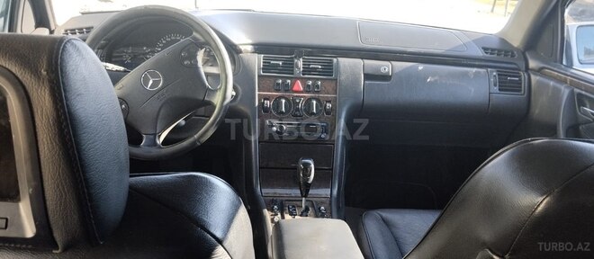 Mercedes E 220 2001, 380,000 km - 2.2 l - Bakı