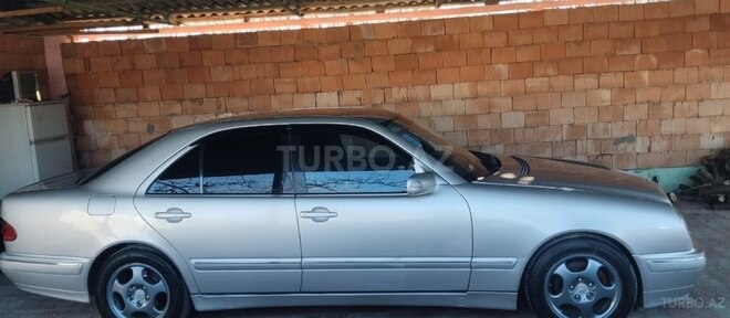Mercedes E 220 2001, 380,000 km - 2.2 l - Bakı