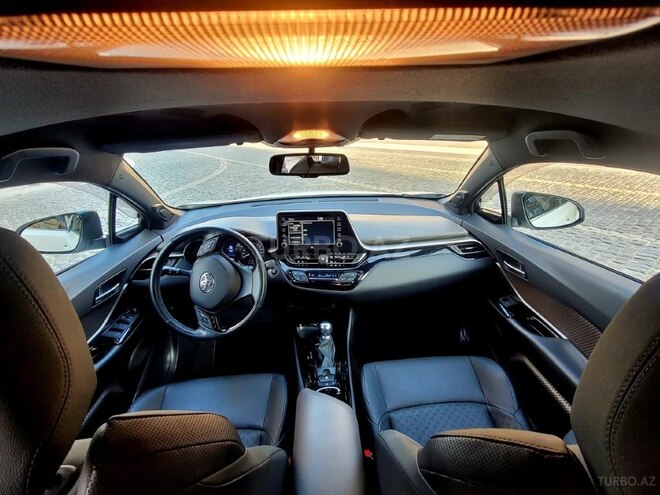 Toyota C-HR 2019, 21,900 km - 2.0 л - Bakı
