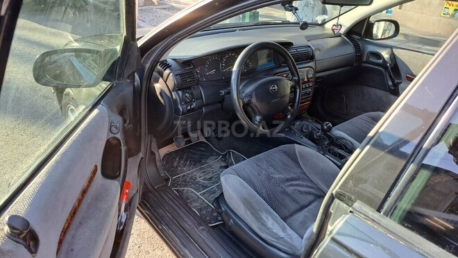 Opel Omega 1996, 156,000 km - 2.0 l - Qazax