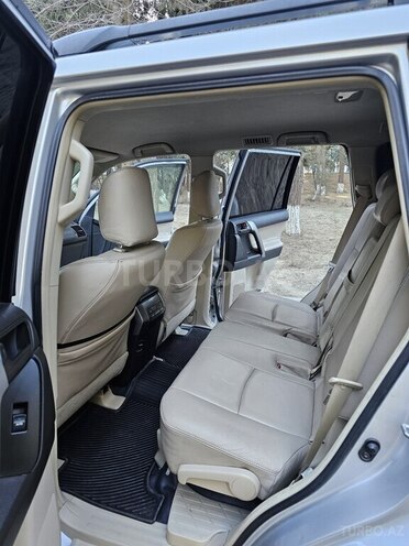 Toyota Prado 2011, 178,000 km - 2.7 l - Bakı