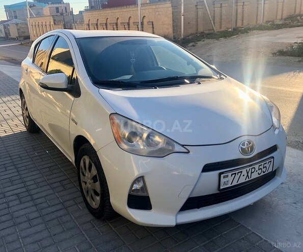 Toyota Prius C 2012, 318,000 km - 1.5 л - Bakı
