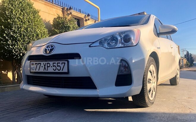 Toyota Prius C 2012, 318,000 km - 1.5 л - Bakı