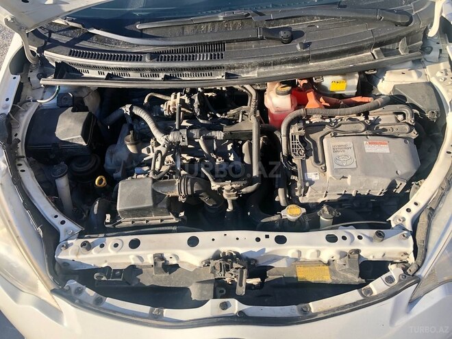 Toyota Prius C 2012, 318,000 km - 1.5 л - Bakı