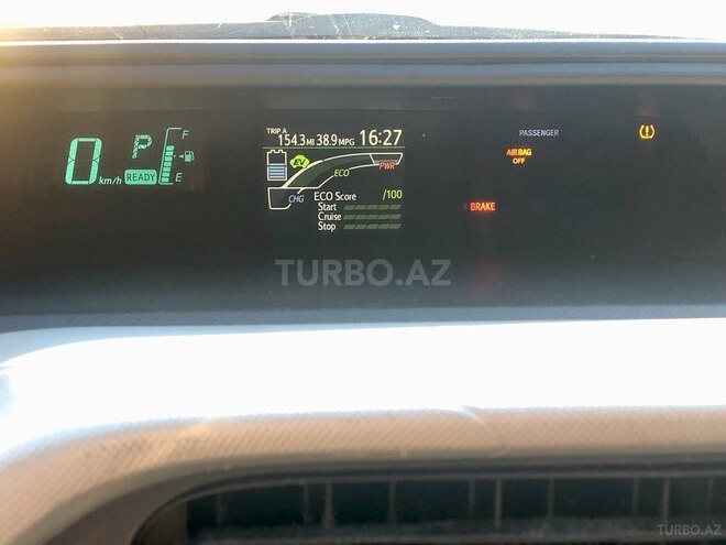 Toyota Prius C 2012, 318,000 km - 1.5 л - Bakı