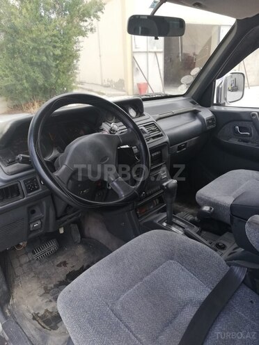 Mitsubishi Pajero 1993, 450,000 km - 2.8 l - Bakı