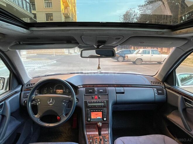 Mercedes E 280 1999, 321,000 km - 2.8 л - Bakı