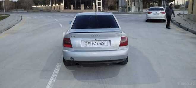 Audi A4 1998, 251,423 km - 1.8 l - Sumqayıt