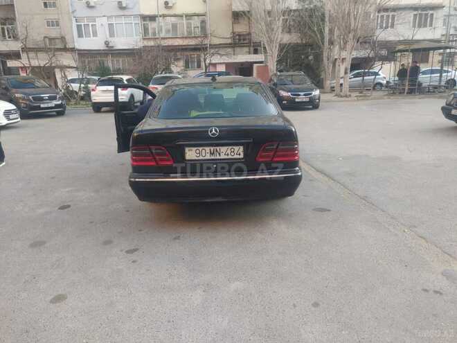 Mercedes E 220 2000, 493,790 km - 2.2 l - Bakı