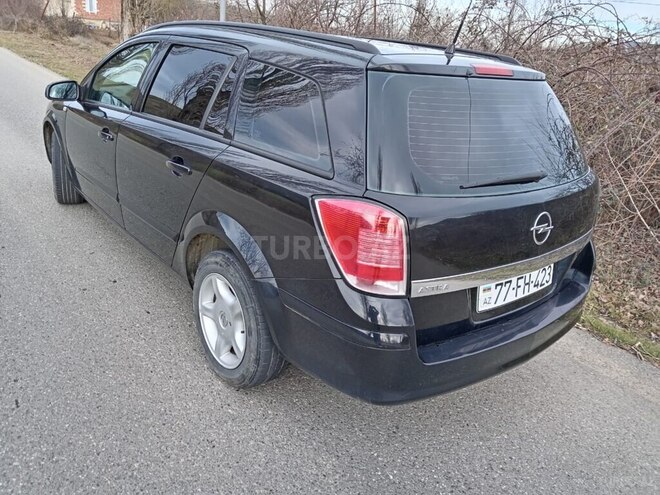 Opel Astra 2006, 200,000 km - 1.4 l - Qusar