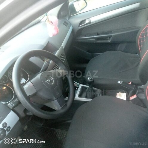 Opel Astra 2006, 200,000 km - 1.4 l - Qusar