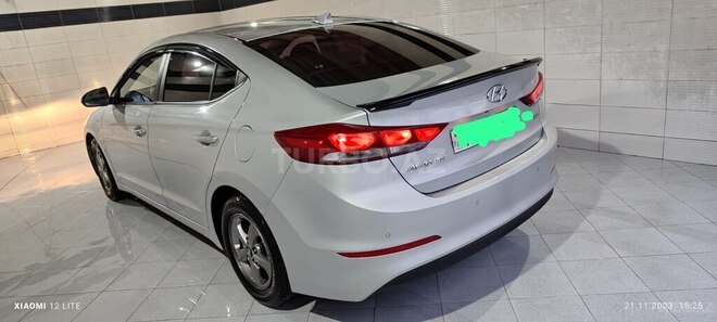 Hyundai Elantra 2018, 205,357 km - 1.6 л - Bakı