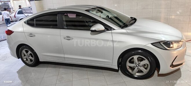 Hyundai Elantra 2018, 205,357 km - 1.6 л - Bakı