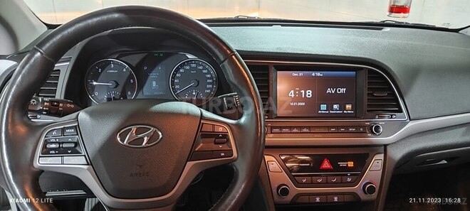 Hyundai Elantra 2018, 205,357 km - 1.6 л - Bakı