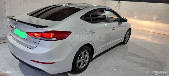 Hyundai Elantra 2018, 205,357 km - 1.6 л - Bakı