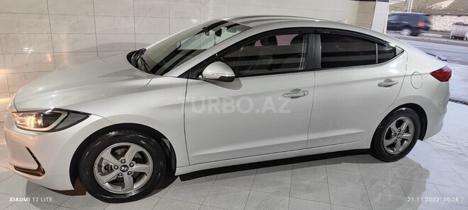 Hyundai Elantra 2018, 205,357 km - 1.6 л - Bakı
