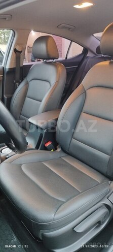 Hyundai Elantra 2018, 205,357 km - 1.6 л - Bakı