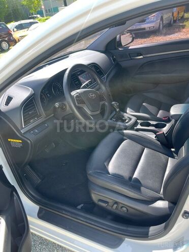 Hyundai Elantra 2015, 83,000 km - 1.6 l - Qəbələ