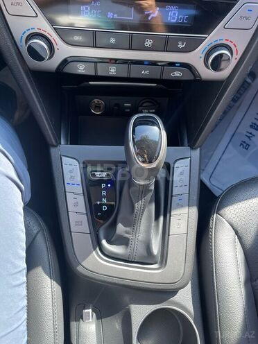 Hyundai Elantra 2015, 83,000 km - 1.6 l - Qəbələ