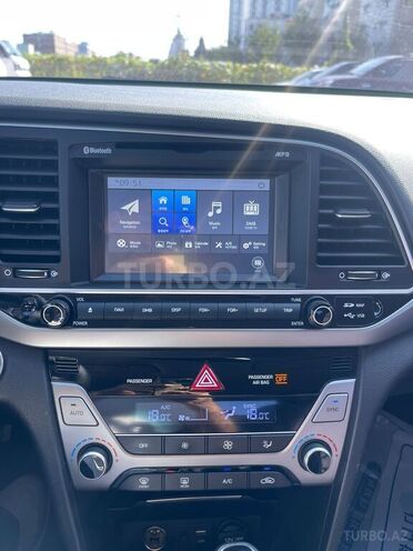 Hyundai Elantra 2015, 83,000 km - 1.6 l - Qəbələ