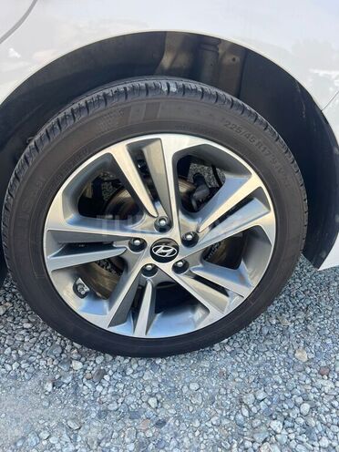 Hyundai Elantra 2015, 83,000 km - 1.6 l - Qəbələ