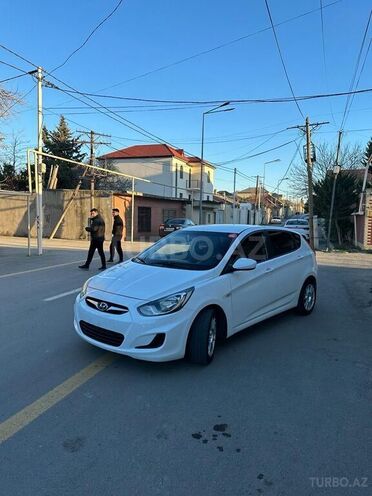 Hyundai Accent 2014, 200,000 km - 1.6 l - Bakı