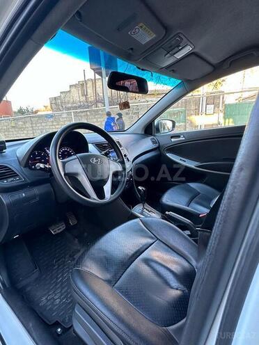 Hyundai Accent 2014, 200,000 km - 1.6 l - Bakı