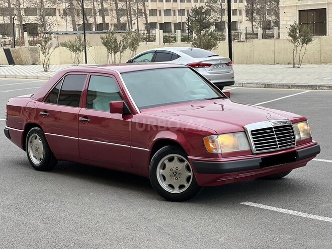 Mercedes E 220 1993, 370,000 km - 2.2 л - Sumqayıt