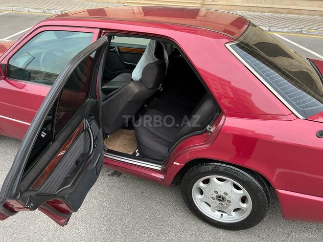 Mercedes E 220 1993, 370,000 km - 2.2 л - Sumqayıt