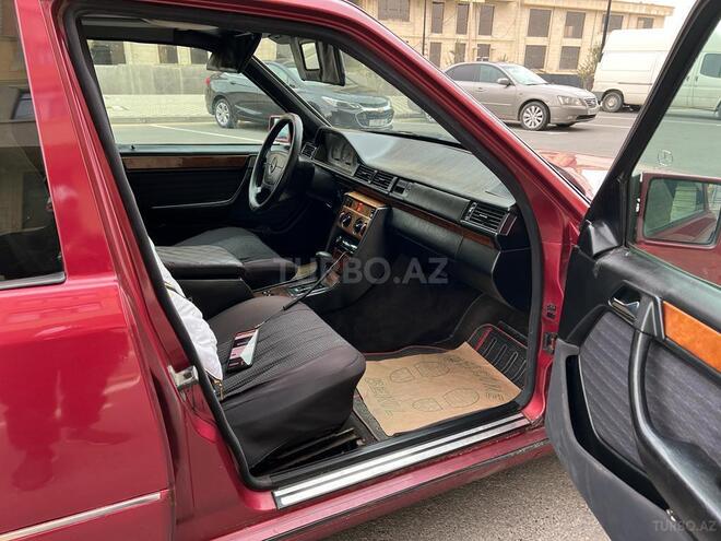 Mercedes E 220 1993, 370,000 km - 2.2 л - Sumqayıt