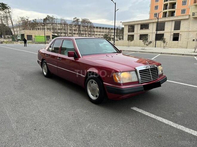Mercedes E 220 1993, 370,000 km - 2.2 л - Sumqayıt
