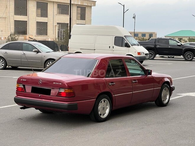 Mercedes E 220 1993, 370,000 km - 2.2 л - Sumqayıt