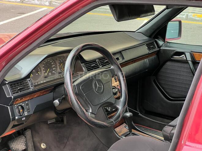 Mercedes E 220 1993, 370,000 km - 2.2 л - Sumqayıt