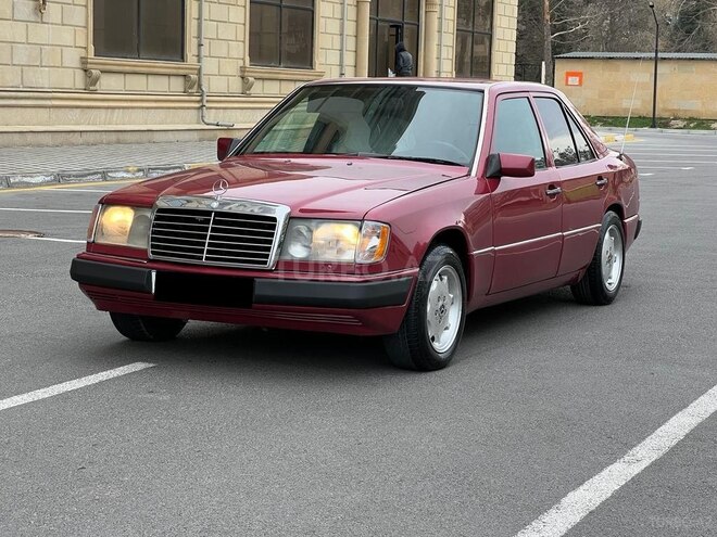 Mercedes E 220 1993, 370,000 km - 2.2 л - Sumqayıt